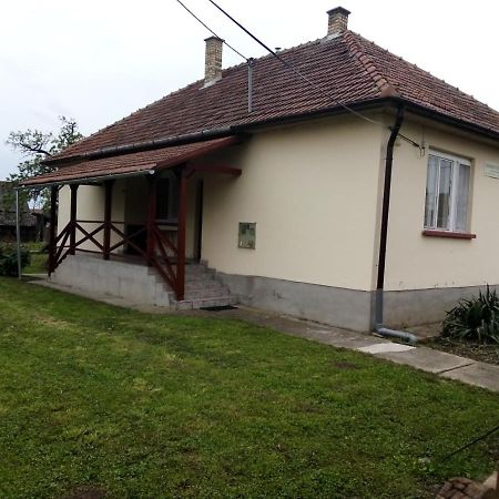 Villa Oeregakac Vendeghaz Tiszaladány Exterior foto